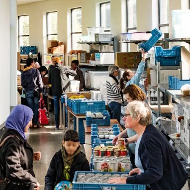 Een gezin dat ondersteuning krijgt bij De Tinten